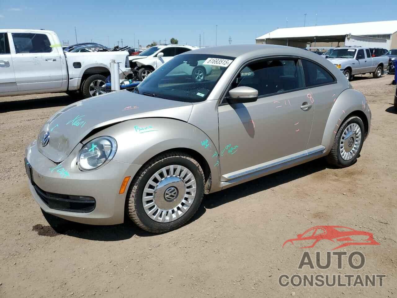 VOLKSWAGEN BEETLE 2014 - 3VWJ17AT2EM658942