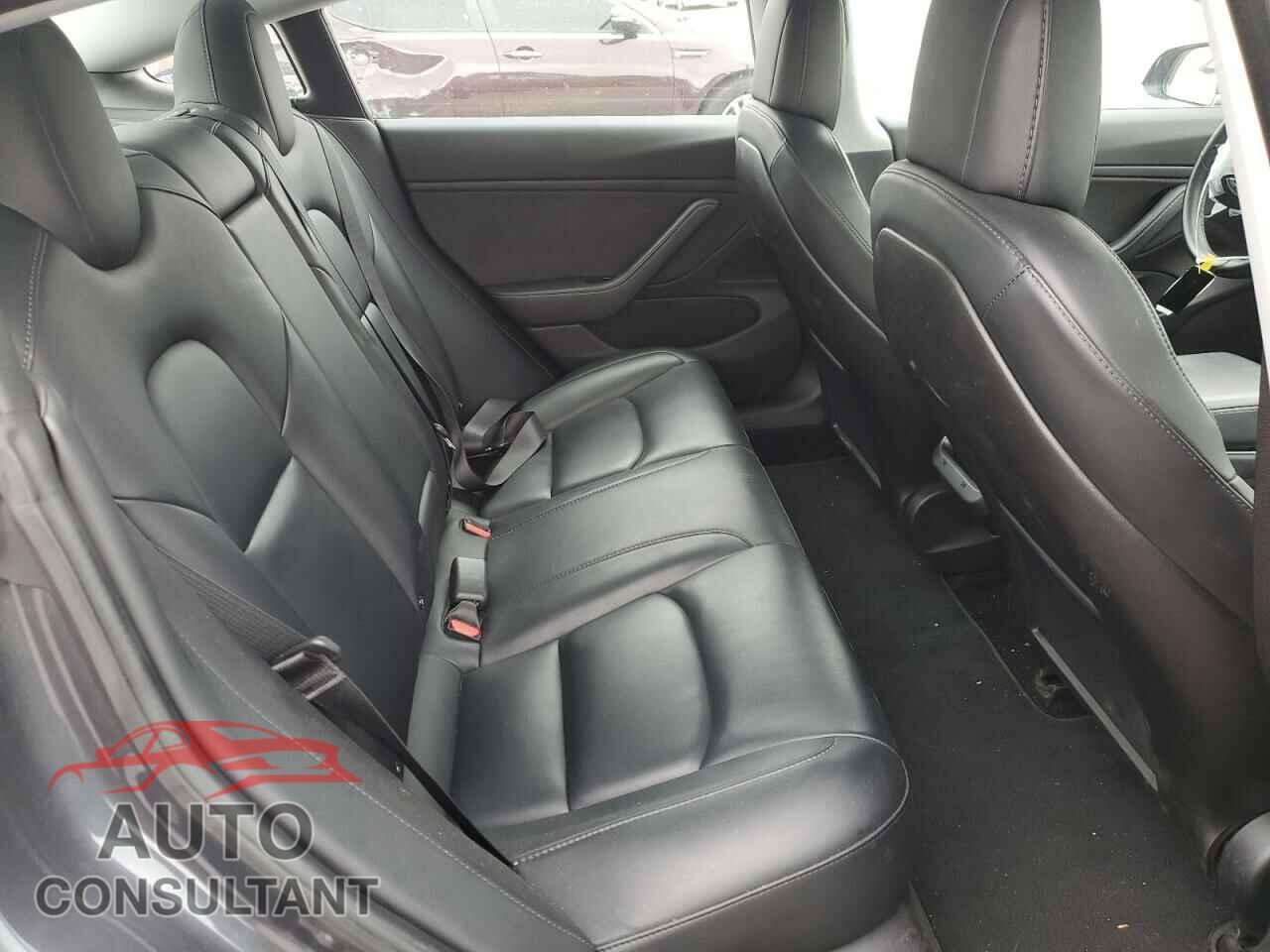 TESLA MODEL 3 2018 - 5YJ3E1EA9JF110182