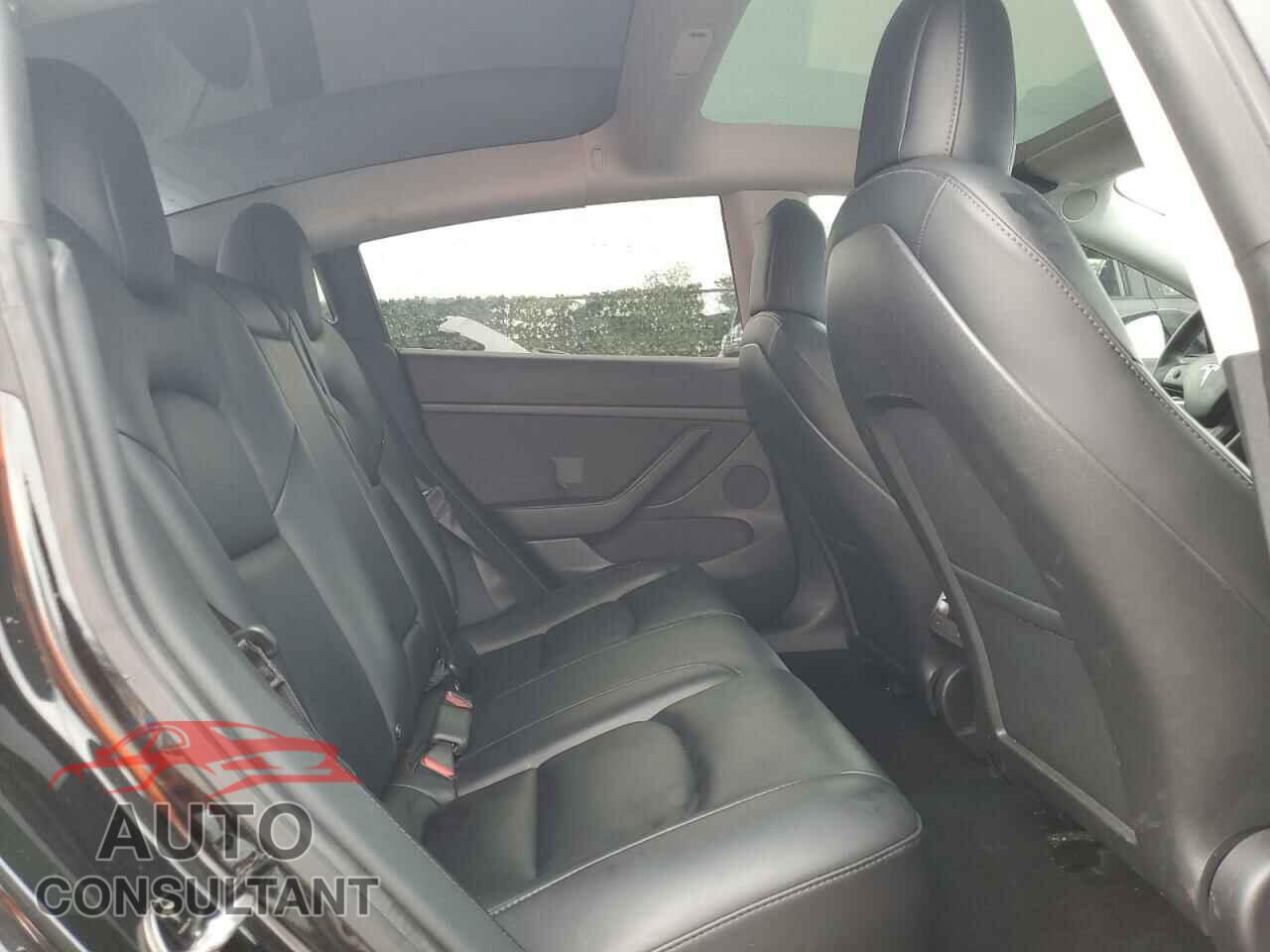 TESLA MODEL 3 2021 - 5YJ3E1EA5MF097953