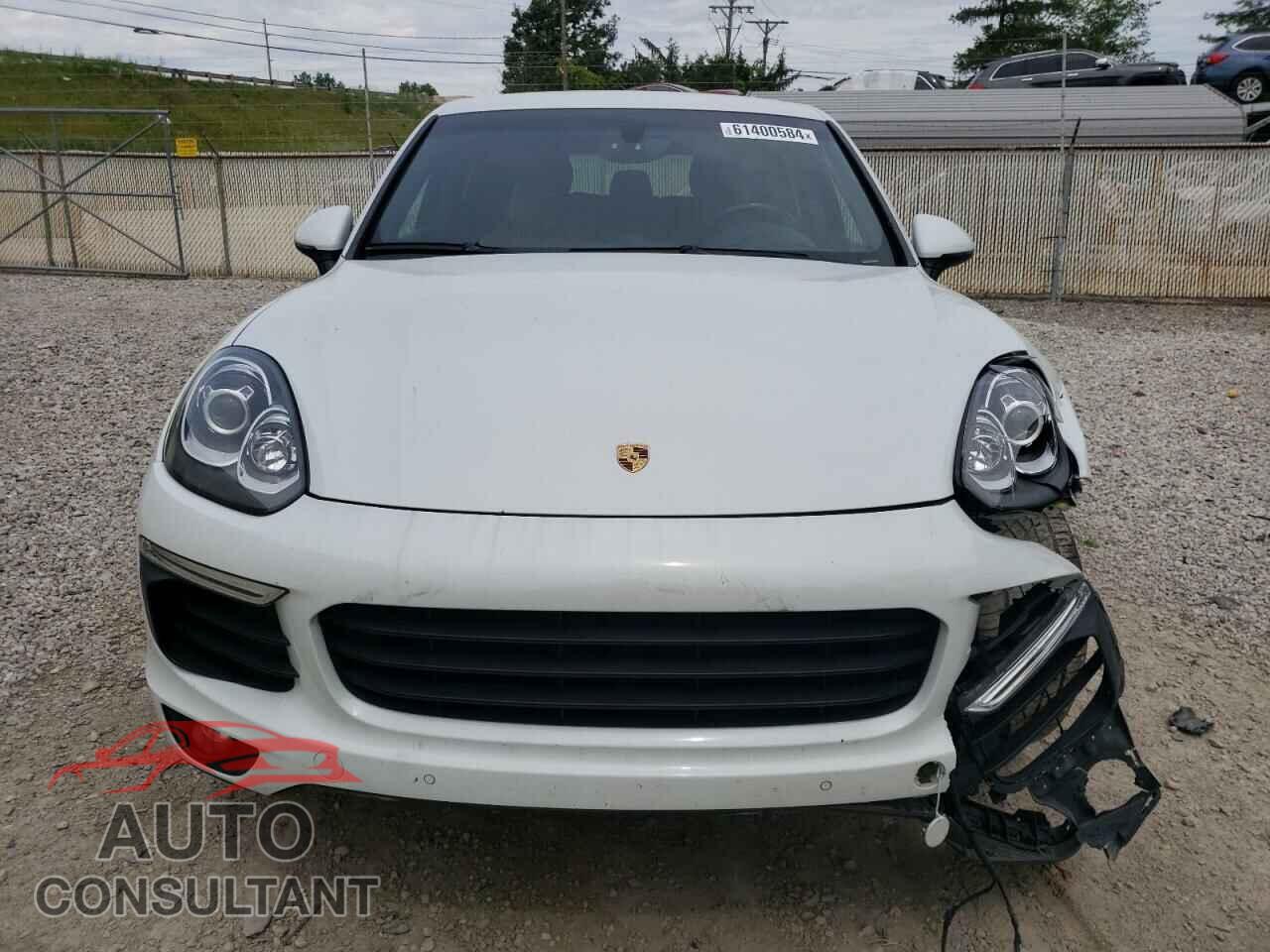PORSCHE CAYENNE 2016 - WP1AA2A20GKA15415