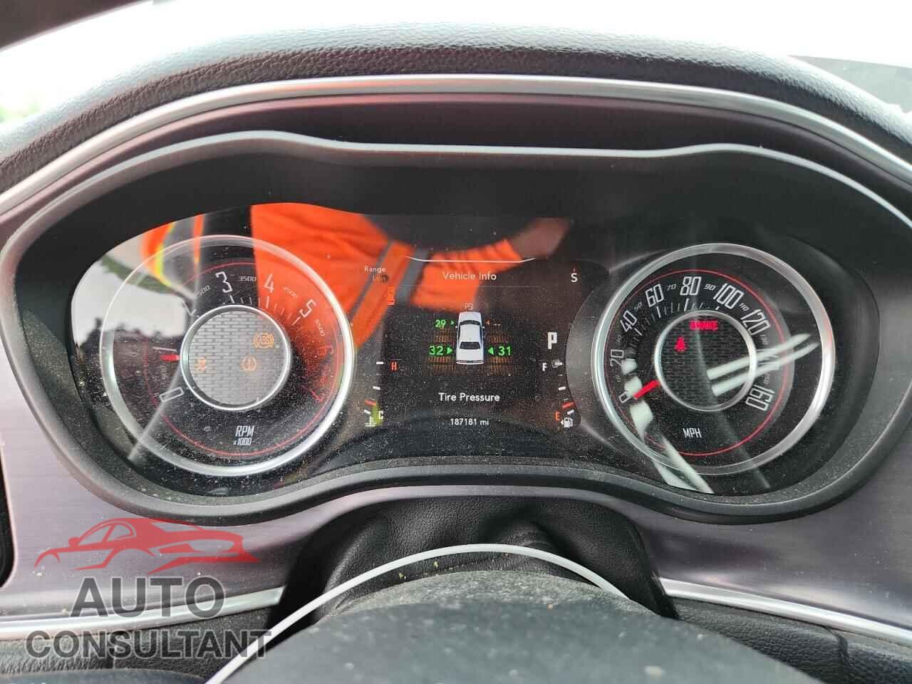 DODGE CHALLENGER 2015 - 2C3CDZAT8FH717396