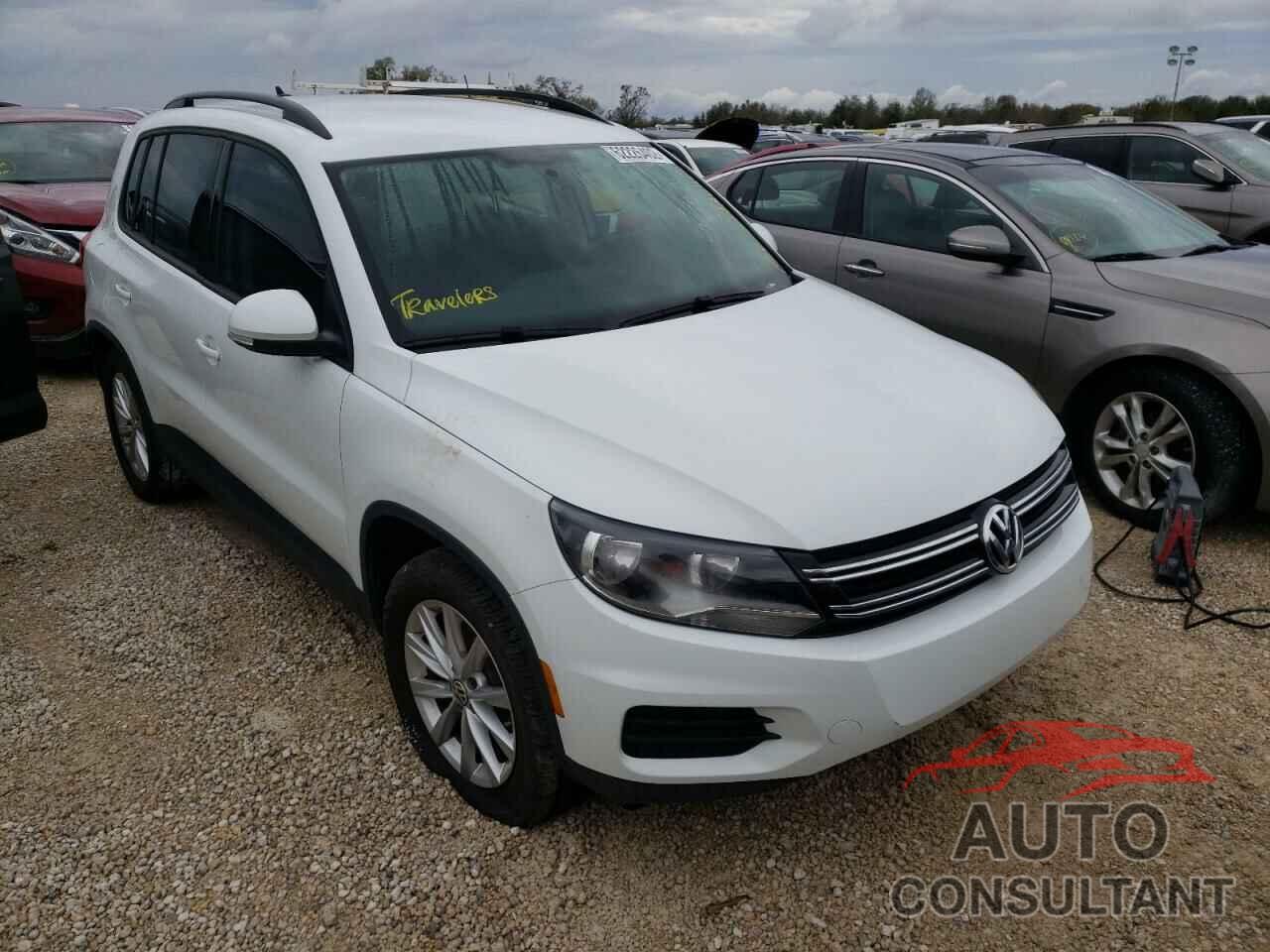 VOLKSWAGEN TIGUAN 2017 - WVGAV7AX8HK049565