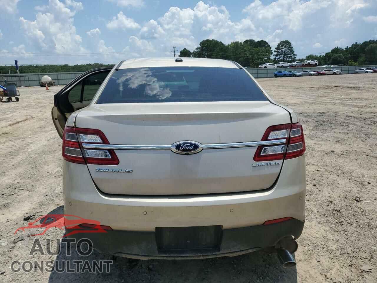 FORD TAURUS 2017 - 1FAHP2F84HG128211