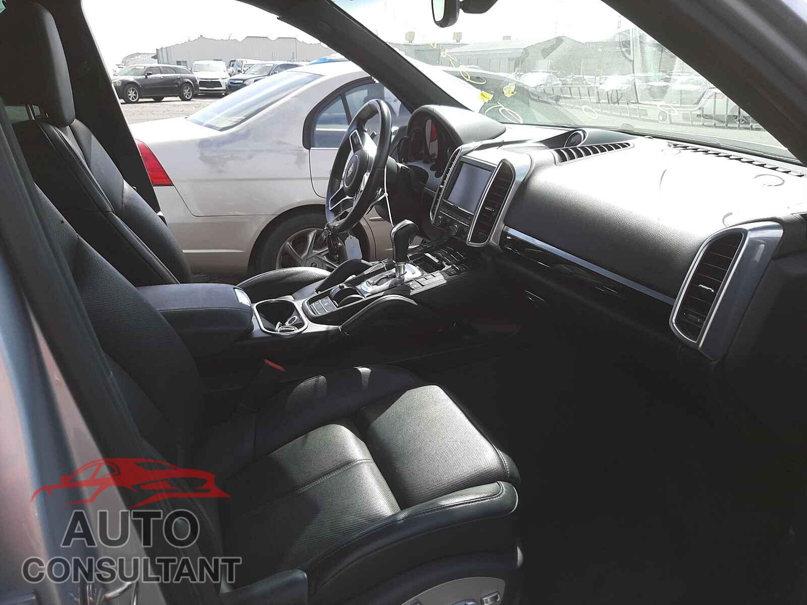 PORSCHE CAYENNE 2016 - WP1AA2A2XGLA04741