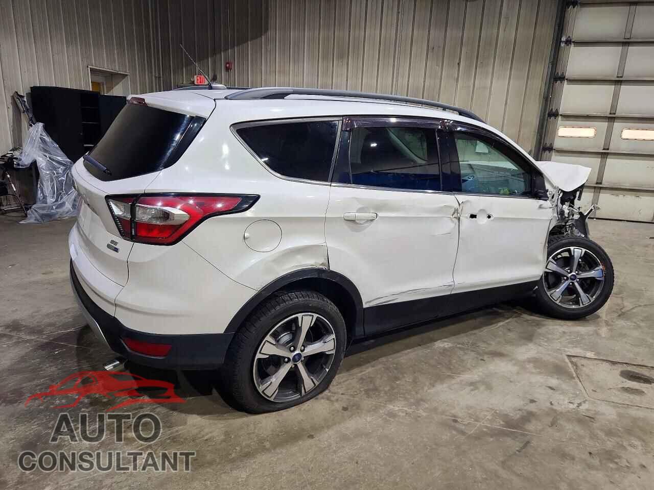 FORD ESCAPE 2017 - 1FMCU9GD3HUC41484