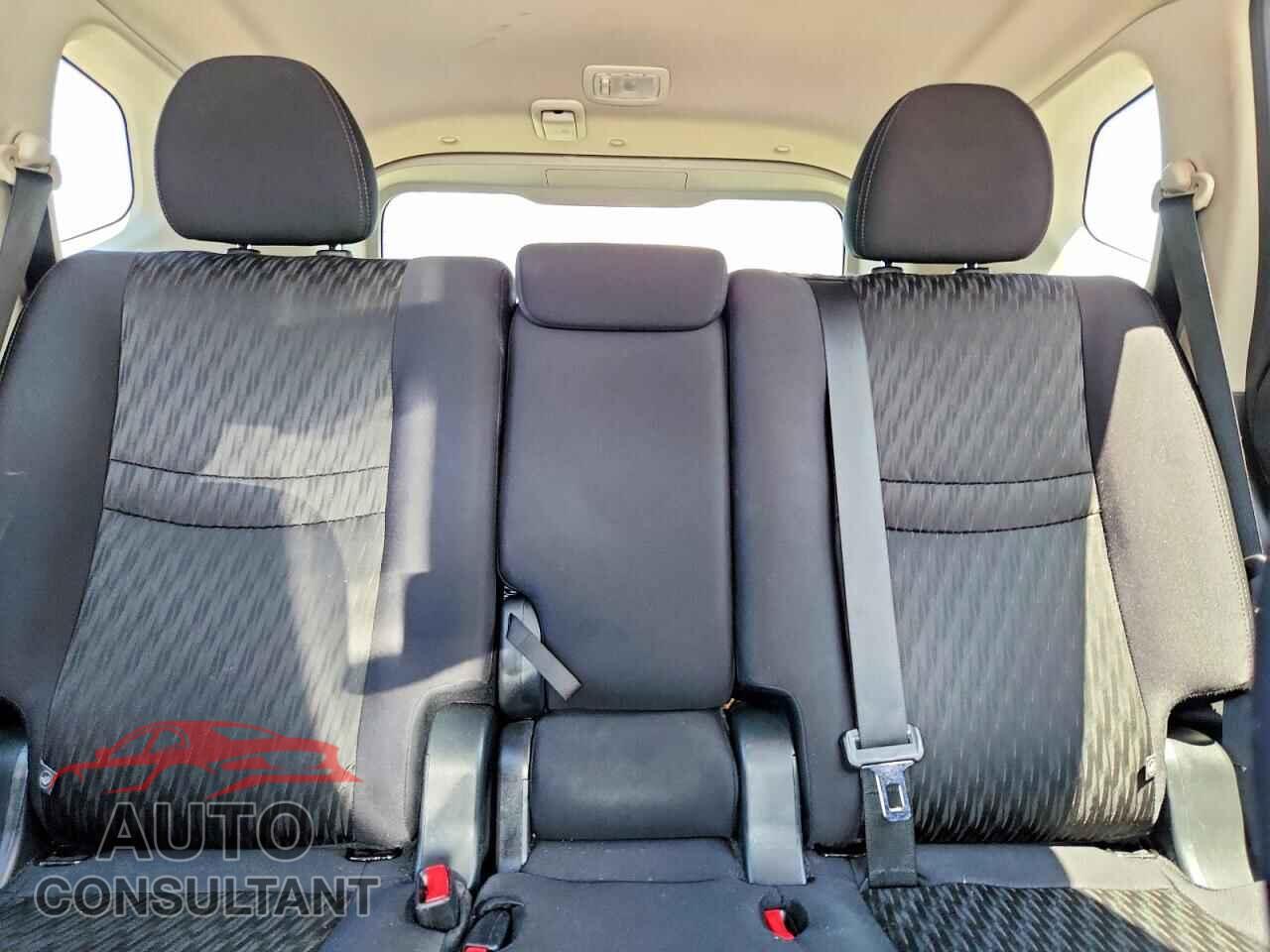 NISSAN ROGUE 2019 - 5N1AT2MV2KC771005
