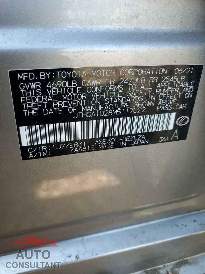 LEXUS IS 2021 - JTHCA1D28M5117022