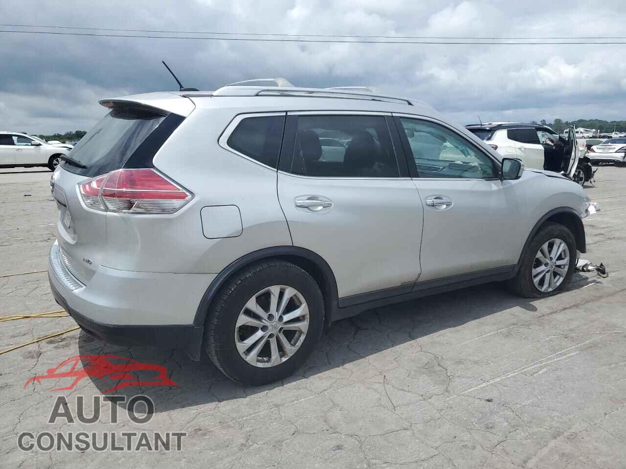 NISSAN ROGUE 2015 - KNMAT2MT2FP558573