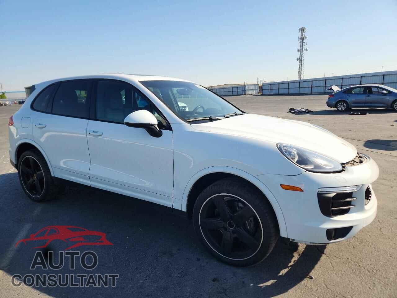 PORSCHE CAYENNE 2018 - WP1AA2A23JKA03492