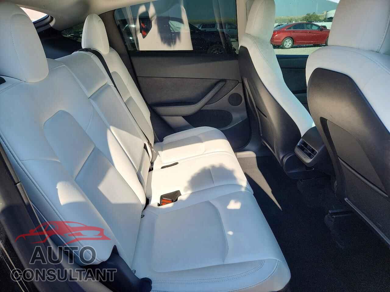 TESLA MODEL Y 2023 - 7SAYGAEE3PF647953