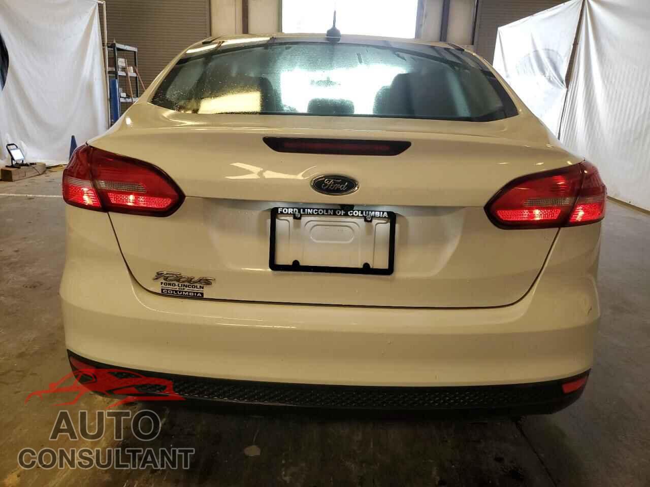 FORD FOCUS 2017 - 1FADP3E26HL312185