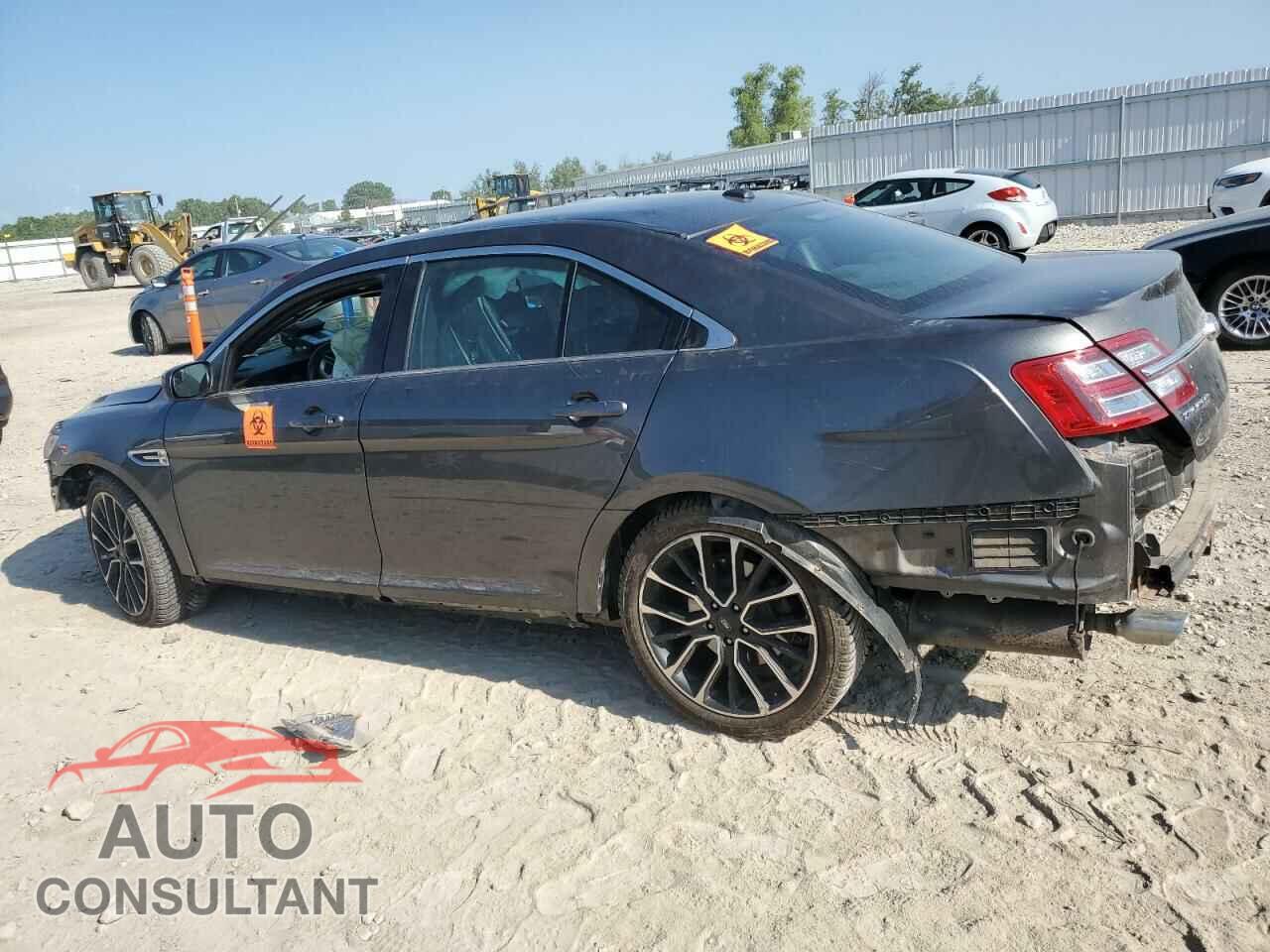 FORD TAURUS 2017 - 1FAHP2E86HG106258