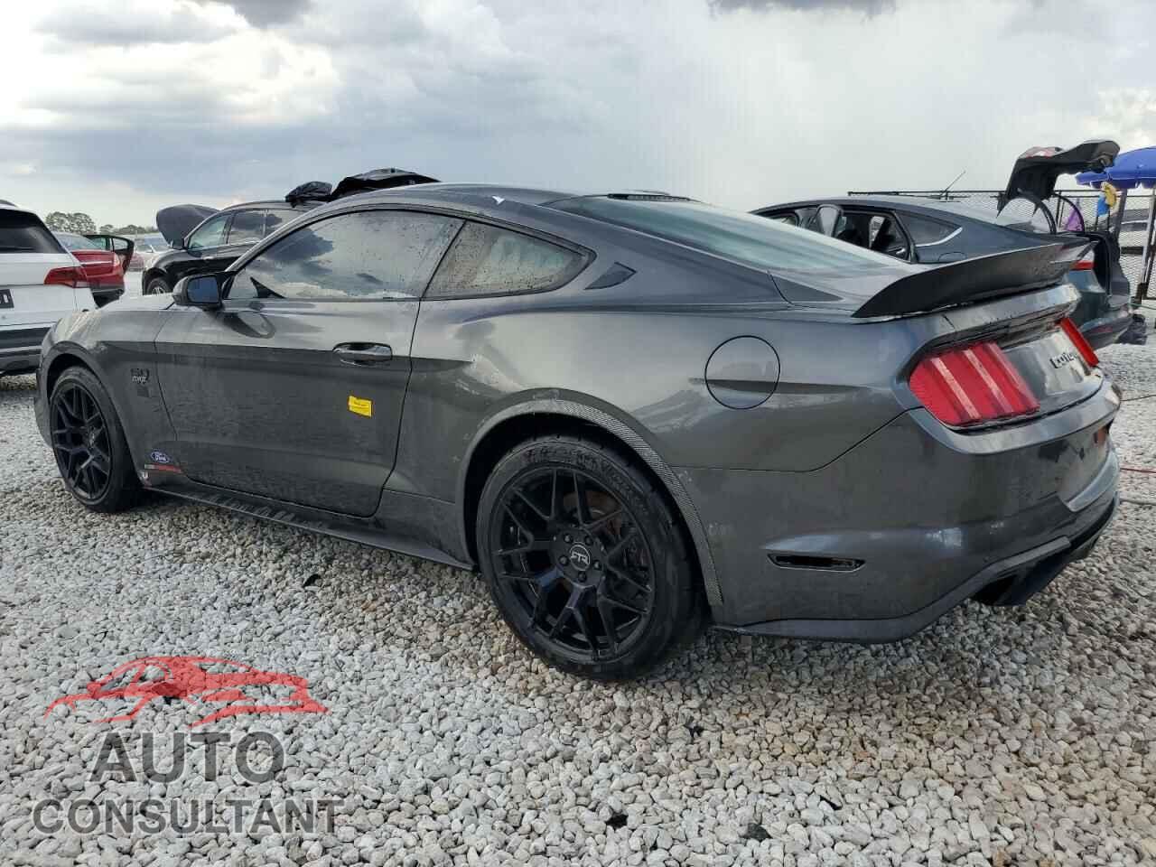 FORD MUSTANG 2018 - 1FA6P8CF3J5110801