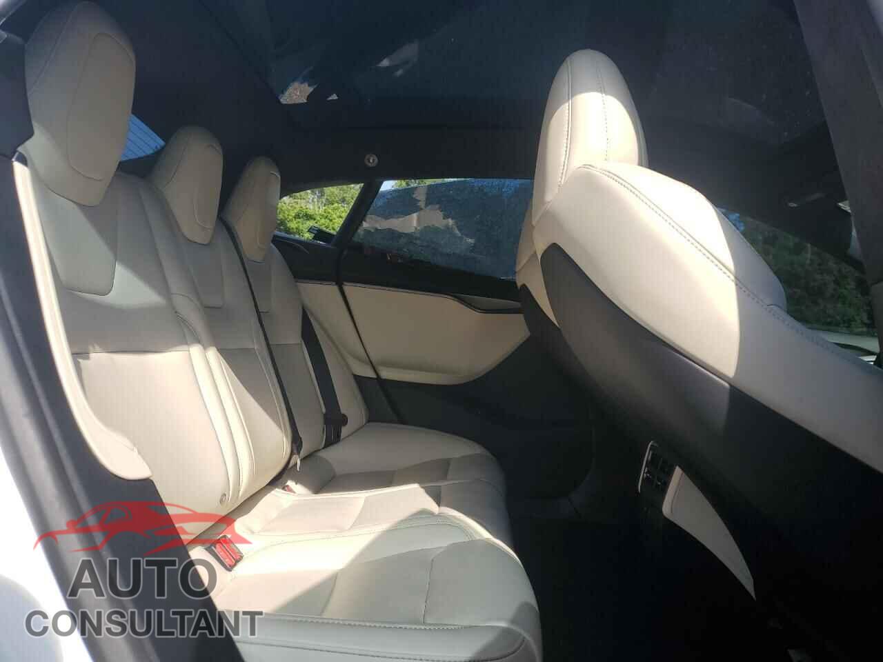 TESLA MODEL S 2020 - 5YJSA1E20LF390349