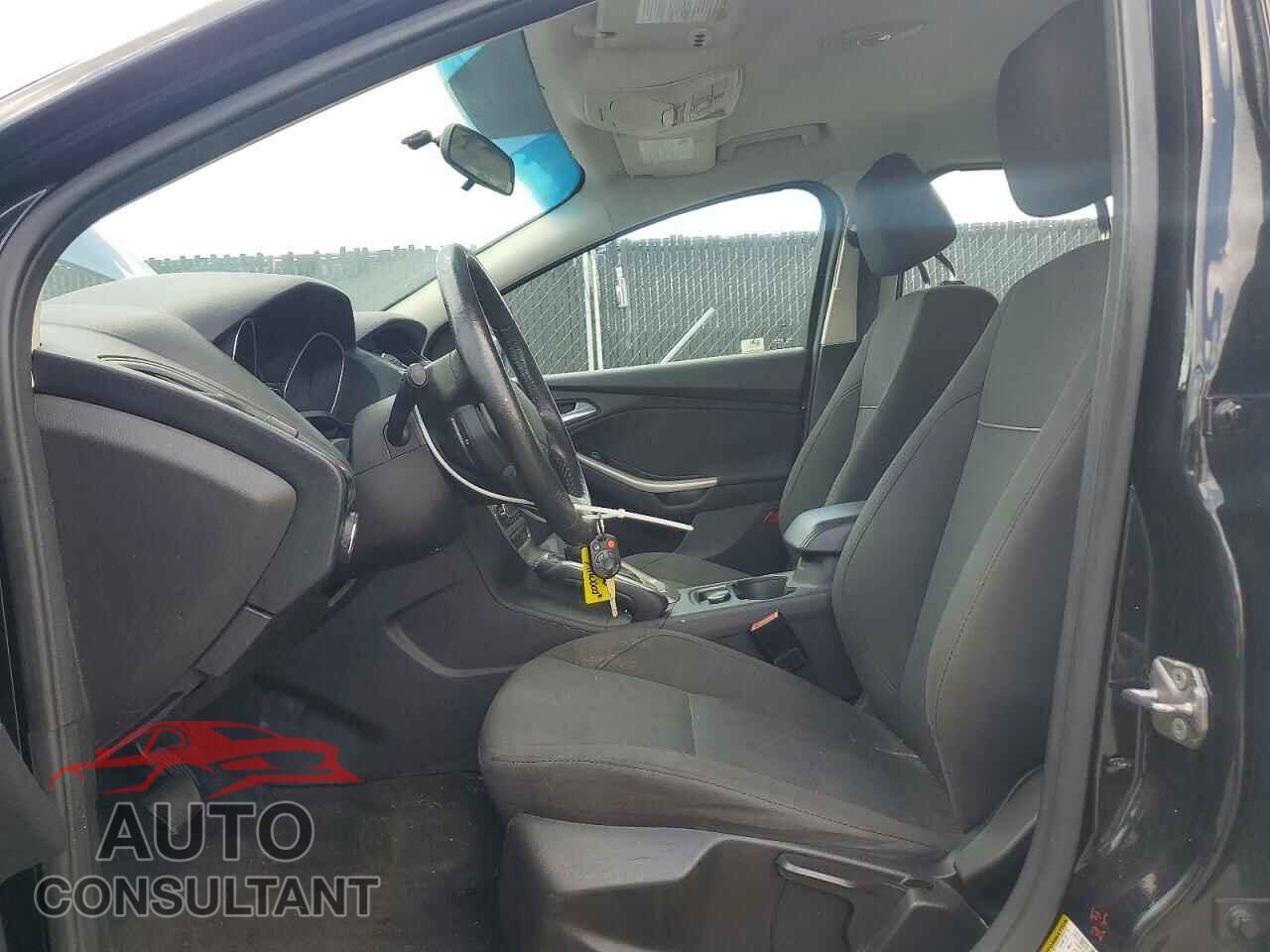 FORD FOCUS 2012 - 1FAHP3M28CL295689