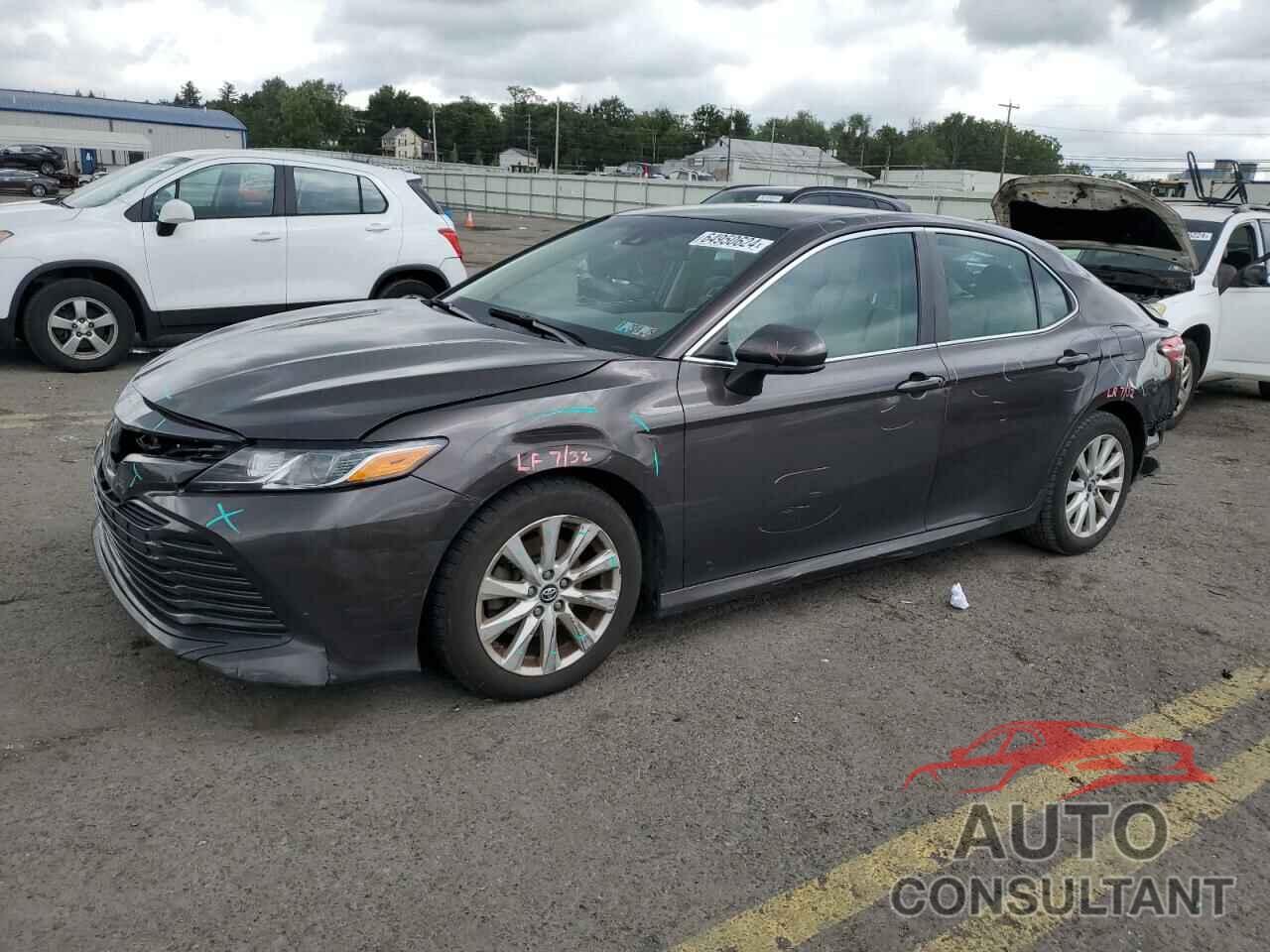 TOYOTA CAMRY 2018 - 4T1B11HK6JU068438