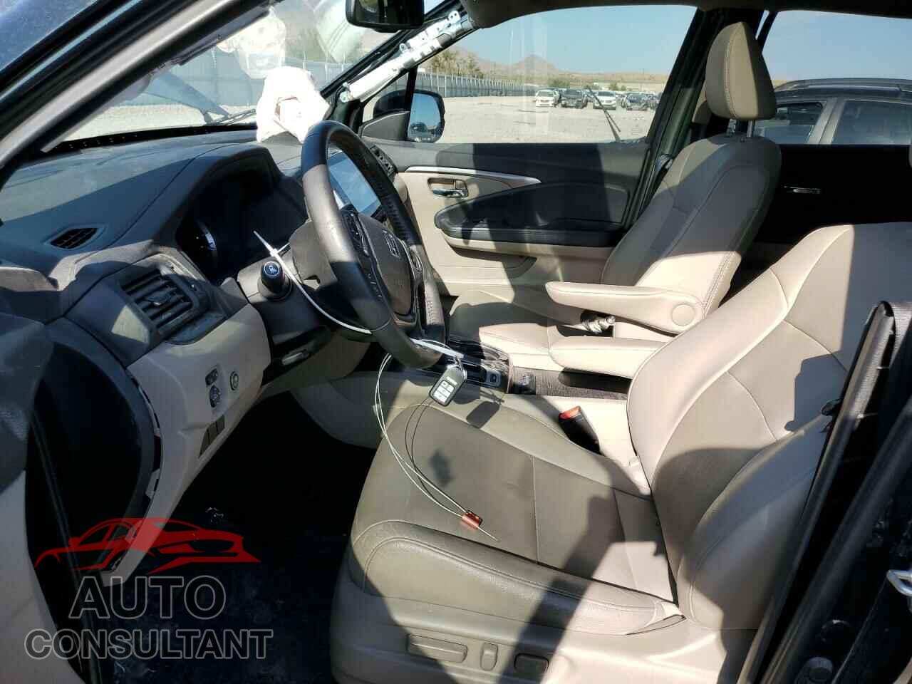 HONDA PILOT 2018 - 5FNYF6H88JB013922