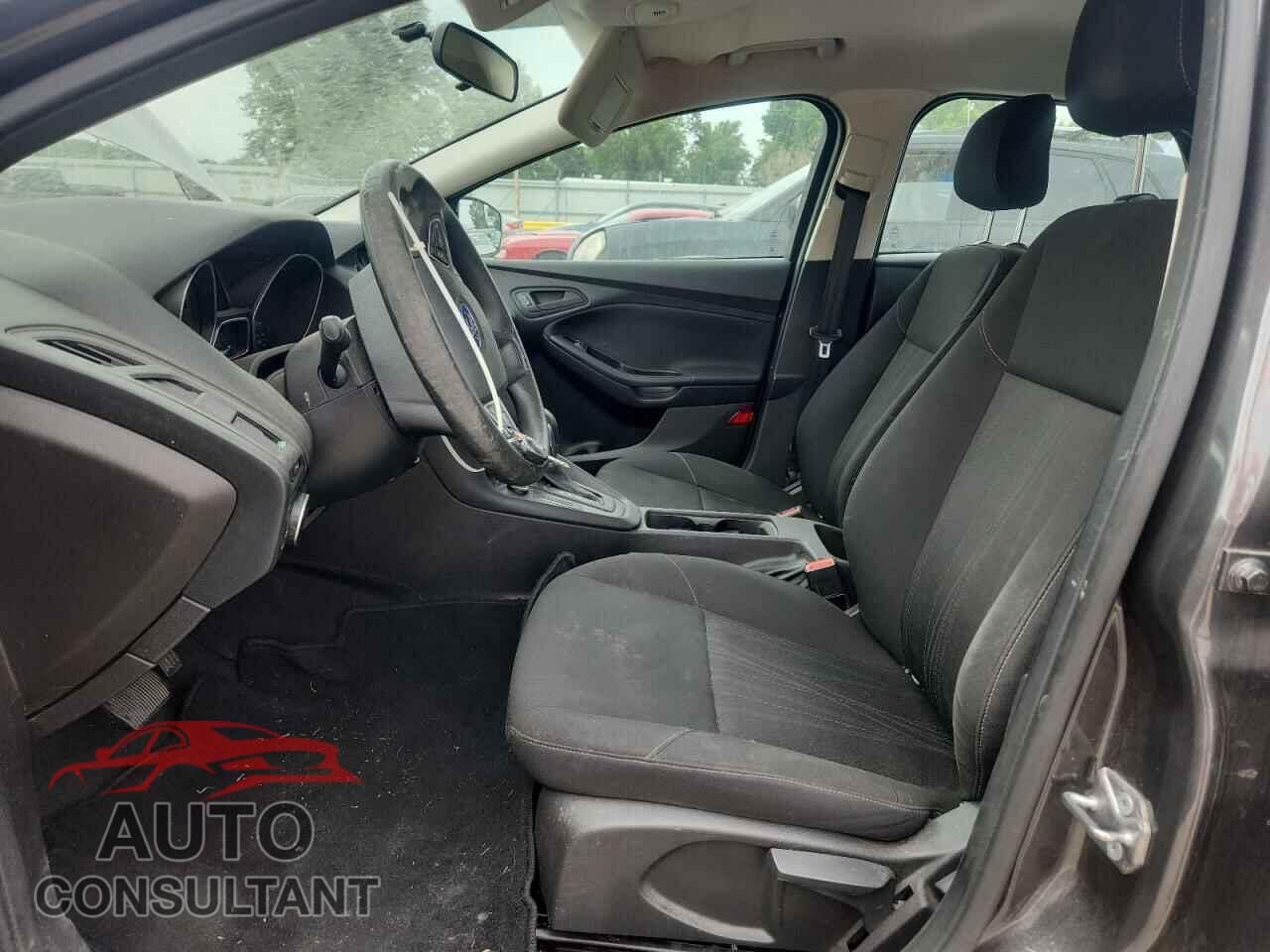 FORD FOCUS 2015 - 1FADP3E22FL368721
