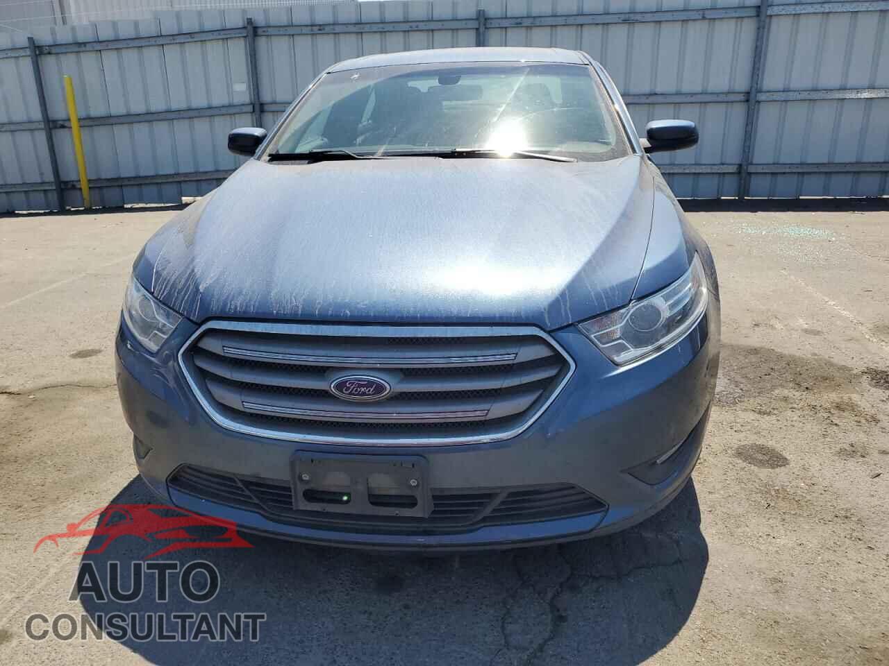 FORD TAURUS 2018 - 1FAHP2E86JG128217