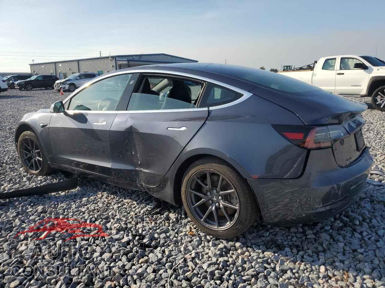TESLA MODEL 3 2020 - 5YJ3E1EA6LF495879