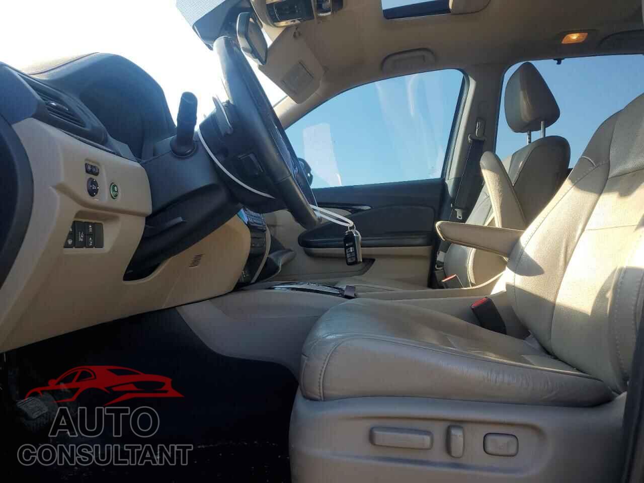 HONDA PILOT 2016 - 5FNYF6H95GB505793