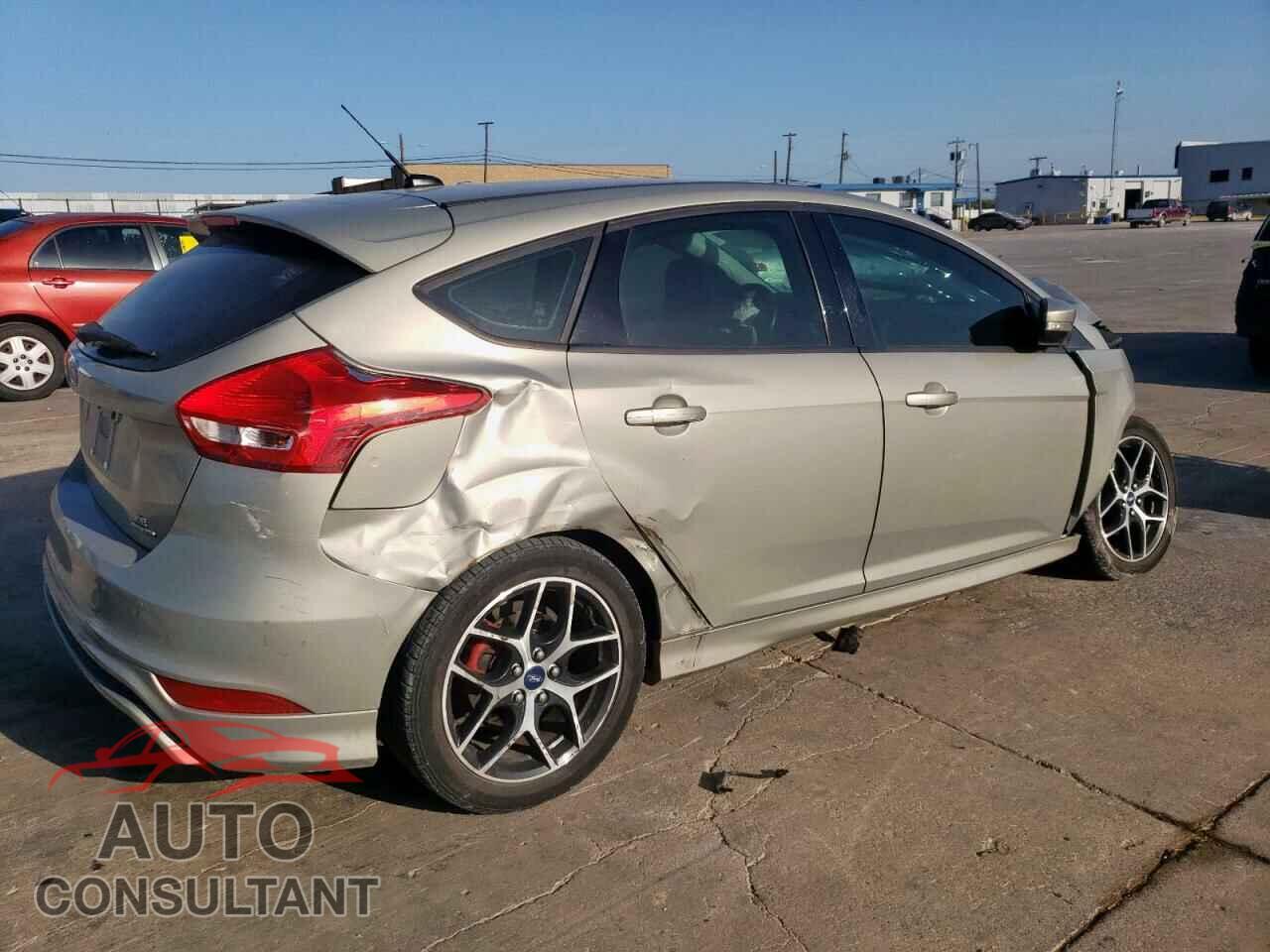 FORD FOCUS 2015 - 1FADP3K2XFL248105