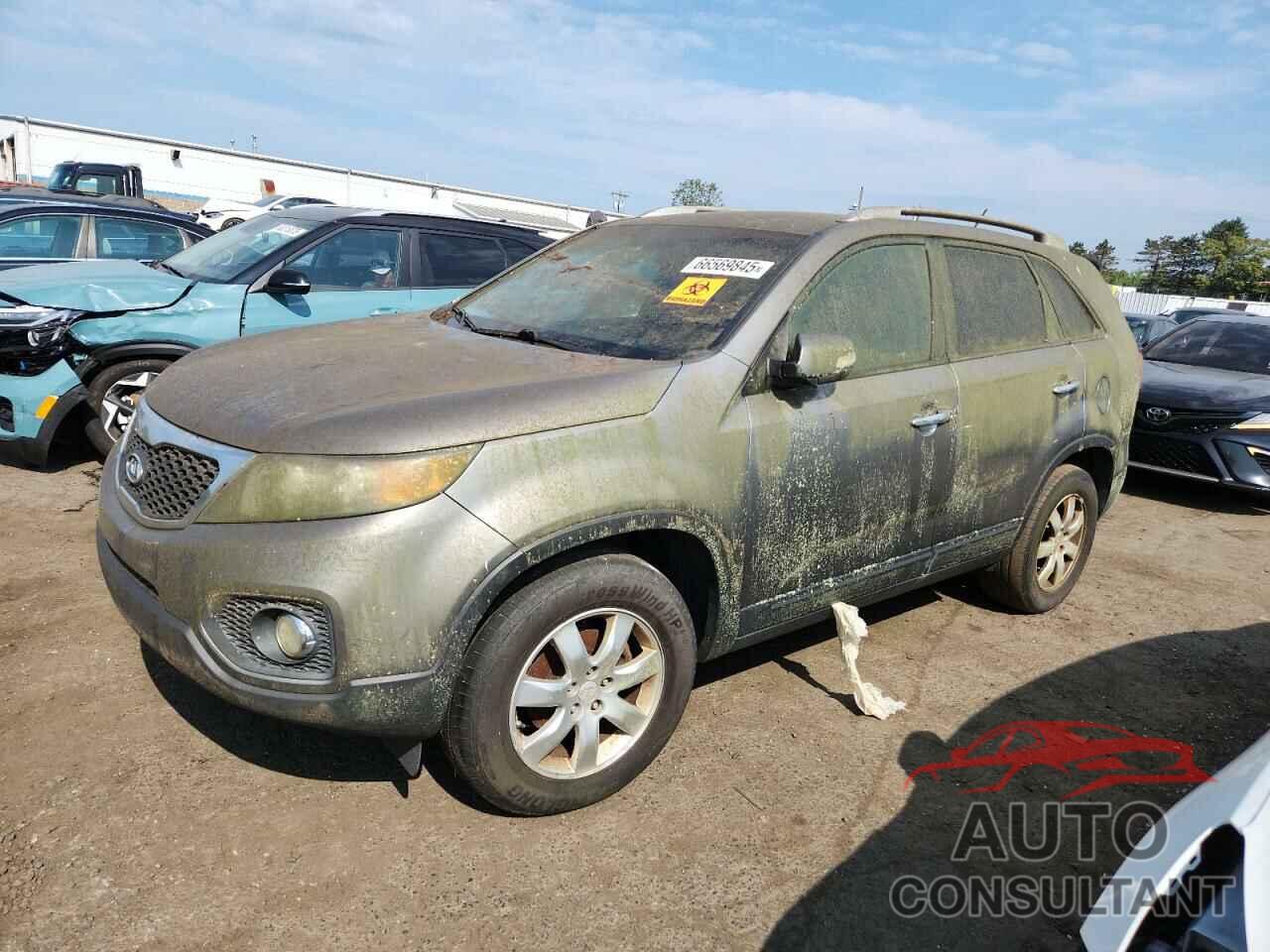 KIA SORENTO 2011 - 5XYKT4A18BG052682