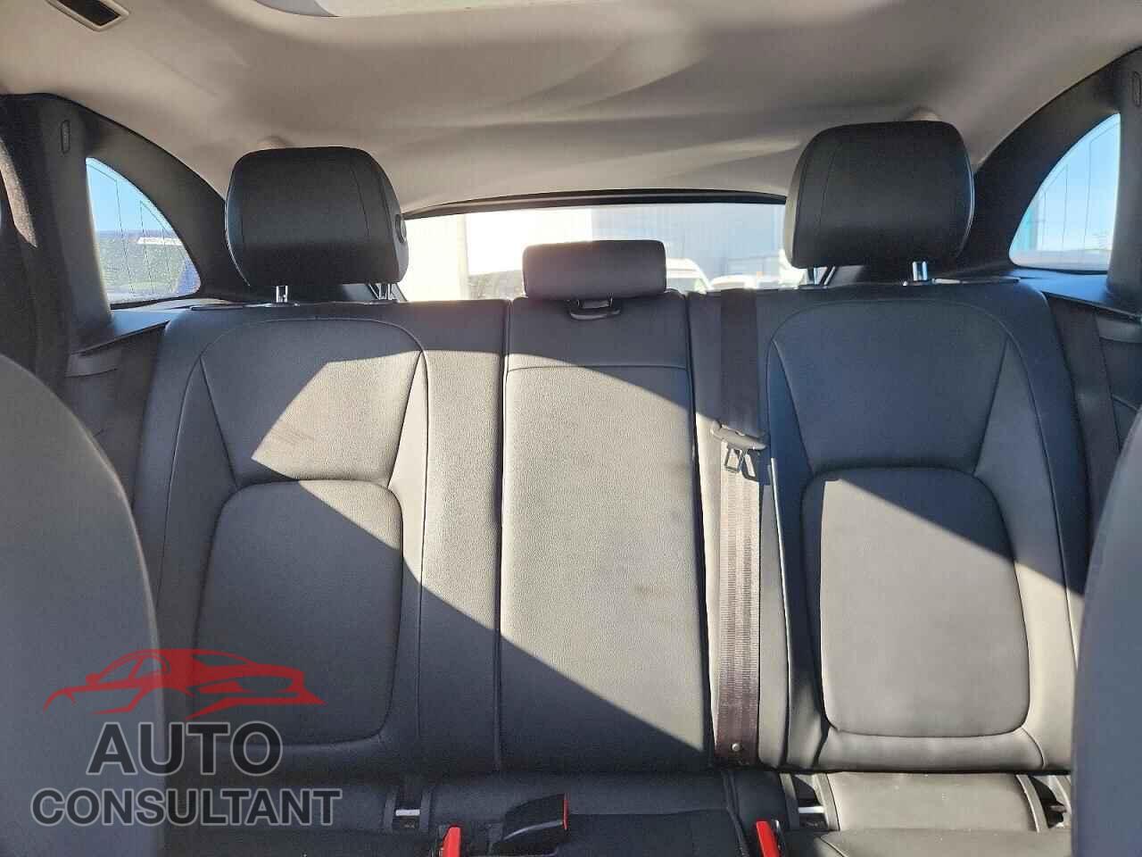 JAGUAR F-PACE 2018 - SADCJ2FX6JA264642