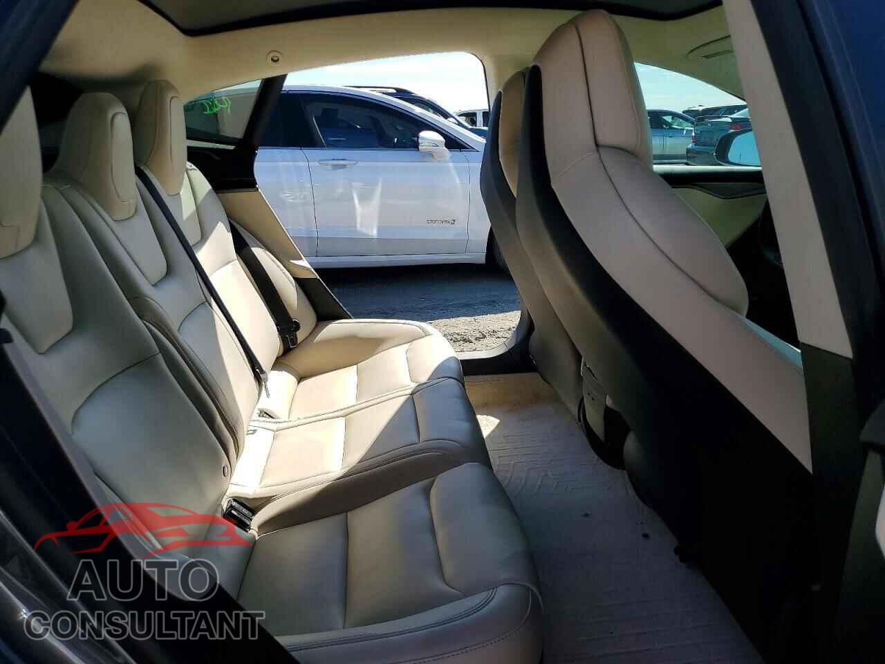 TESLA MODEL S 2019 - 5YJSA1E23KF302151