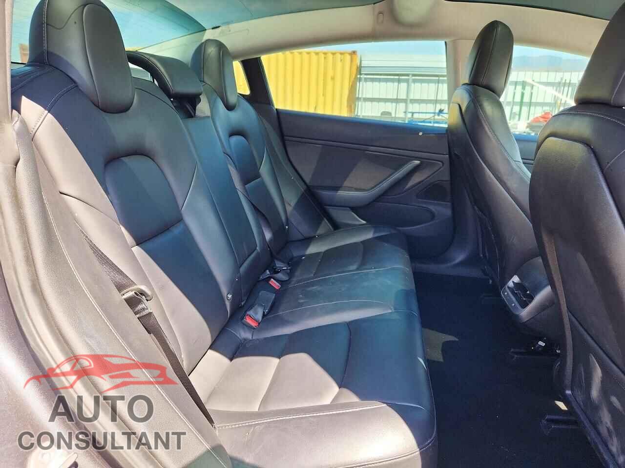 TESLA MODEL 3 2018 - 5YJ3E1EA5JF038512