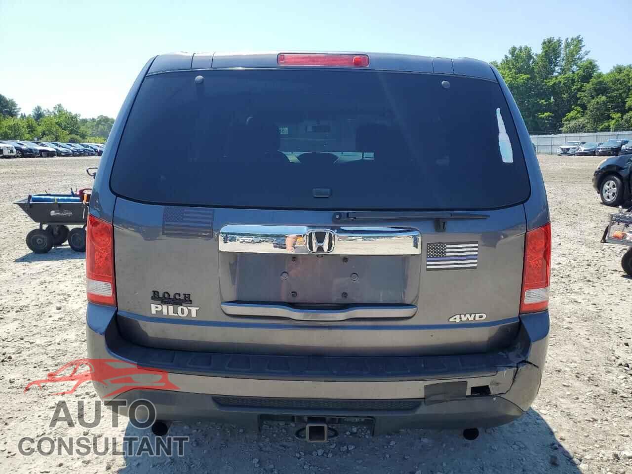 HONDA PILOT 2015 - 5FNYF4H28FB070371