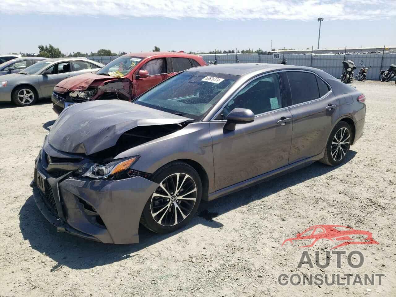 TOYOTA CAMRY 2018 - 4T1B11HK9JU147568