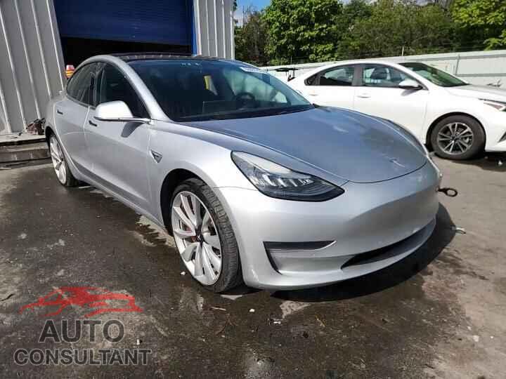 TESLA MODEL 3 2018 - 5YJ3E1EB5JF083393