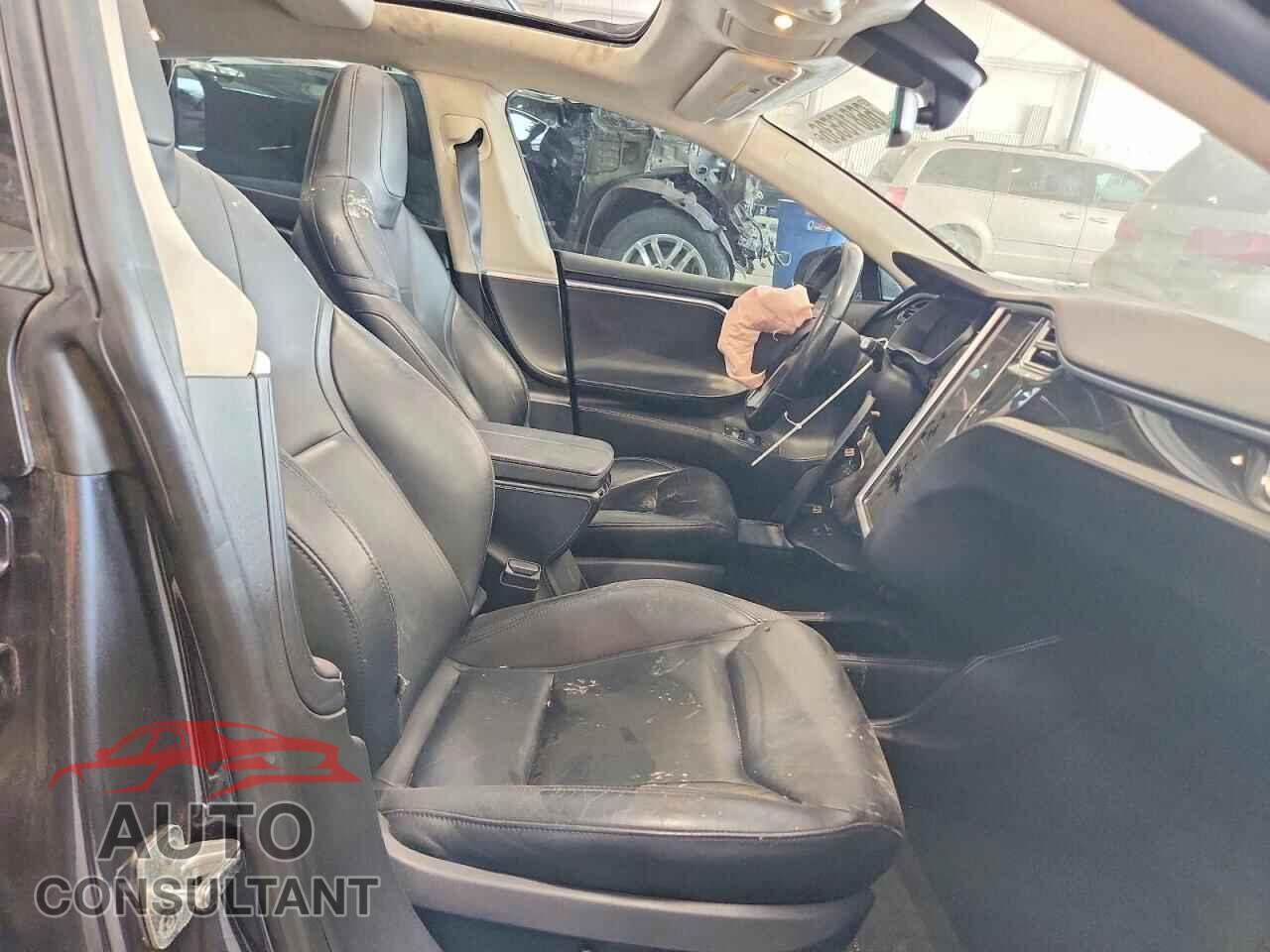 TESLA MODEL S 2015 - 5YJSA1E28FF119902