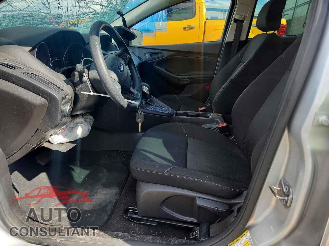 FORD FOCUS 2017 - 1FADP3E20HL258057