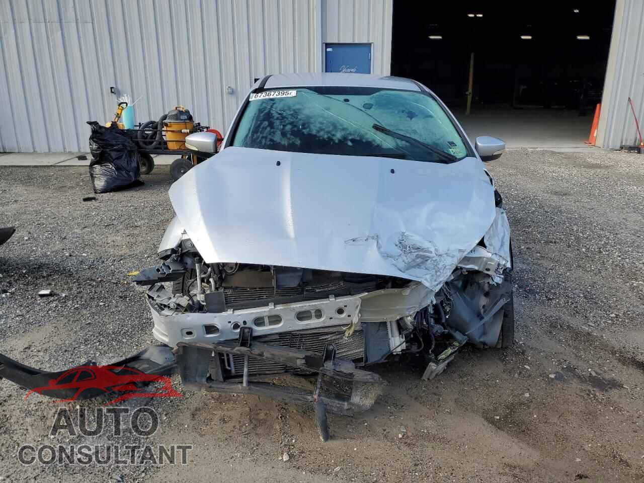 FORD FOCUS 2015 - 1FADP3F23FL376342