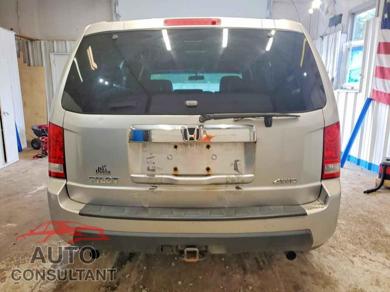 HONDA PILOT 2011 - 5FNYF4H25BB068930