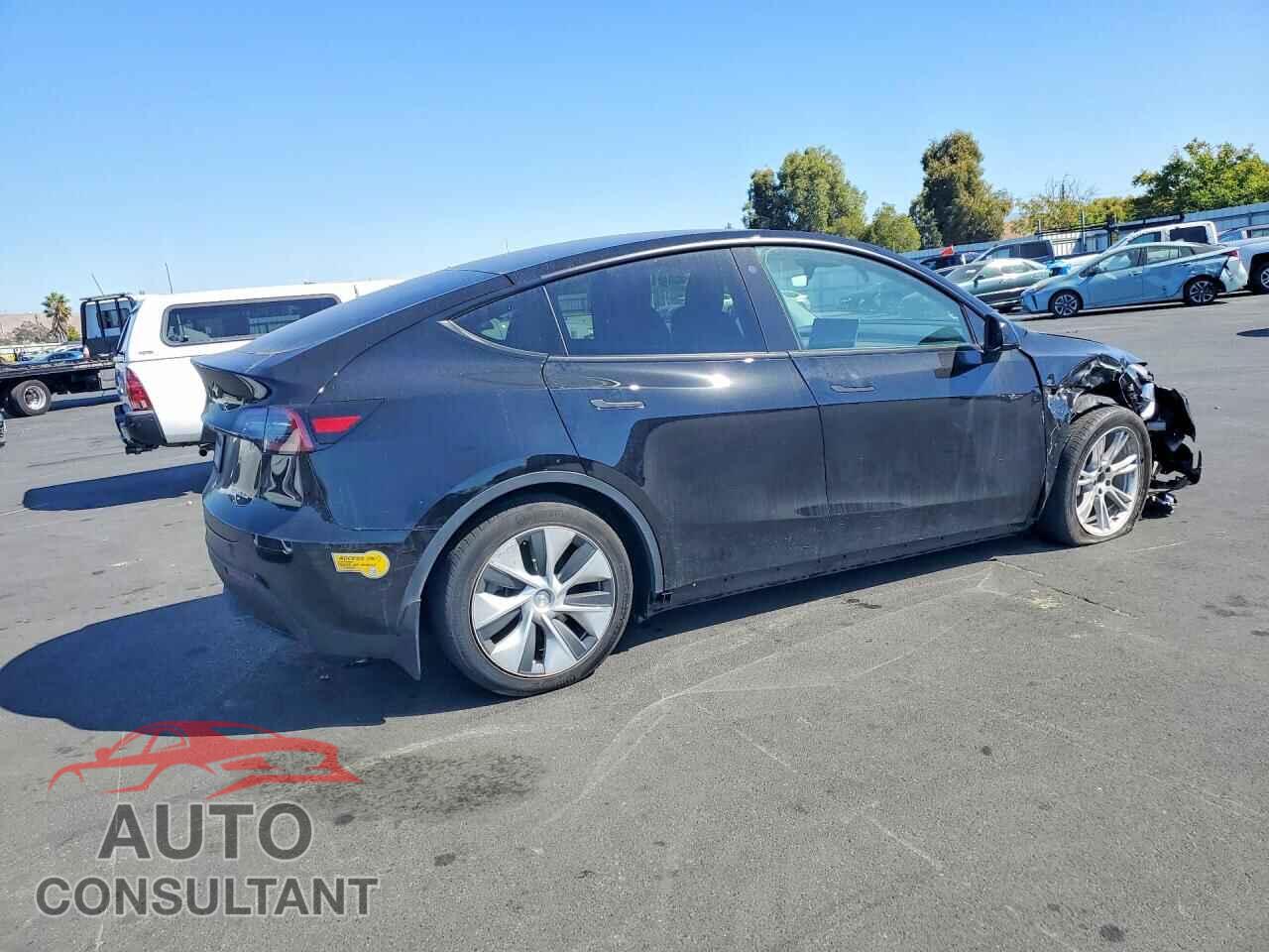 TESLA MODEL Y 2023 - 7SAYGDEE7PF588231