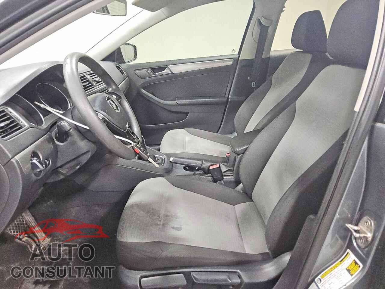 VOLKSWAGEN JETTA 2017 - 3VW2B7AJ4HM371655
