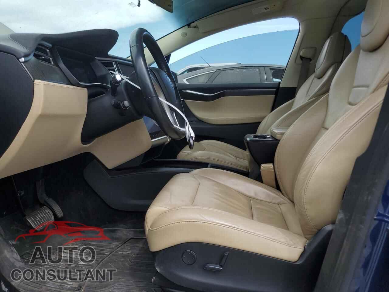 TESLA MODEL X 2017 - 5YJXCAE23HF050488