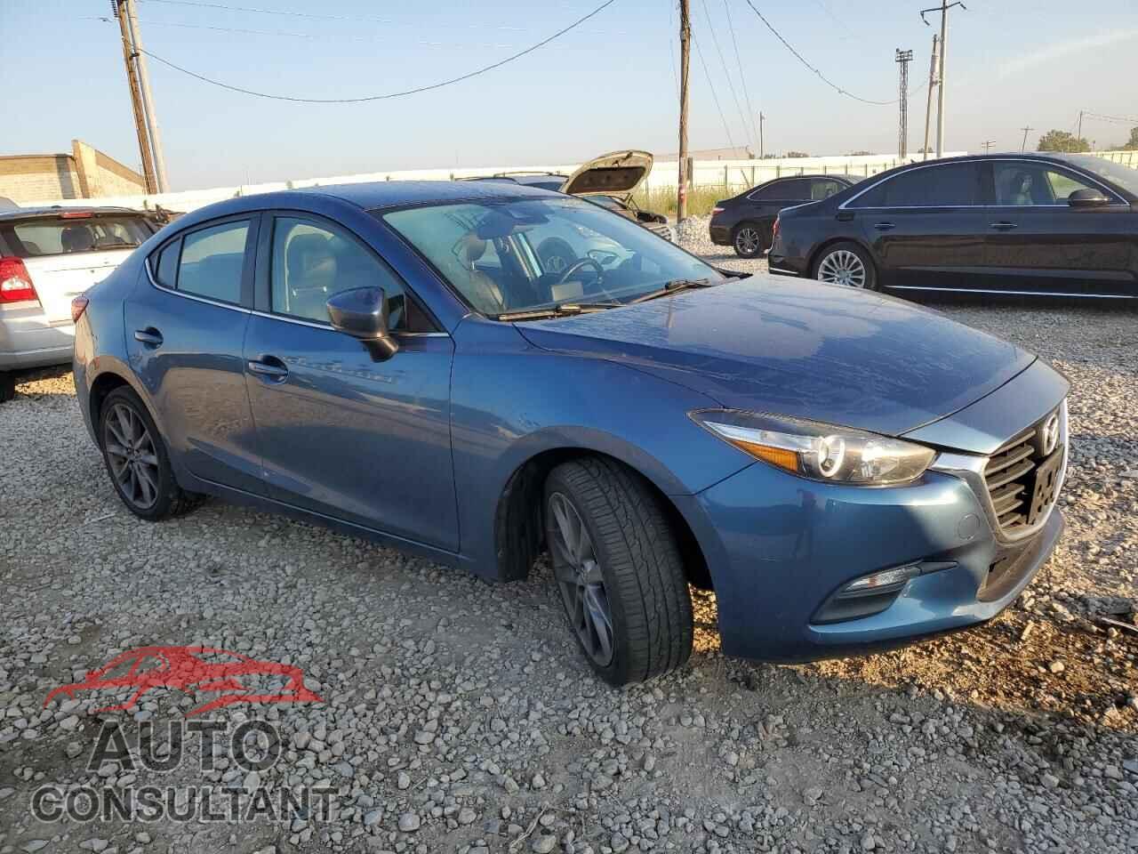 MAZDA 3 2018 - 3MZBN1V38JM256899