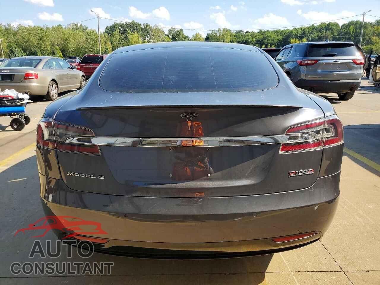 TESLA MODEL S 2019 - 5YJSA1E44KF301110