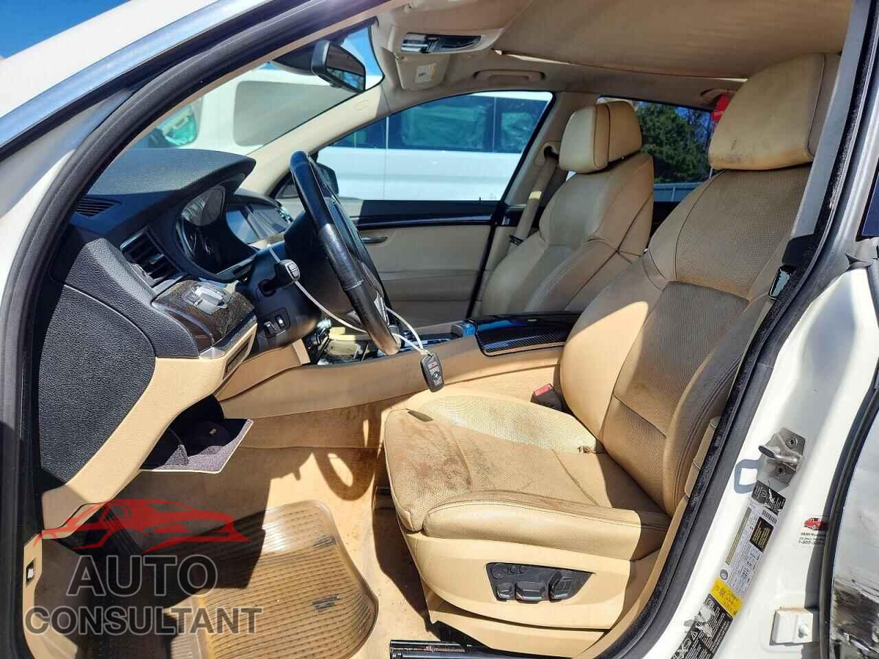 BMW 5 SERIES 2012 - WBASP2C5XCC338772