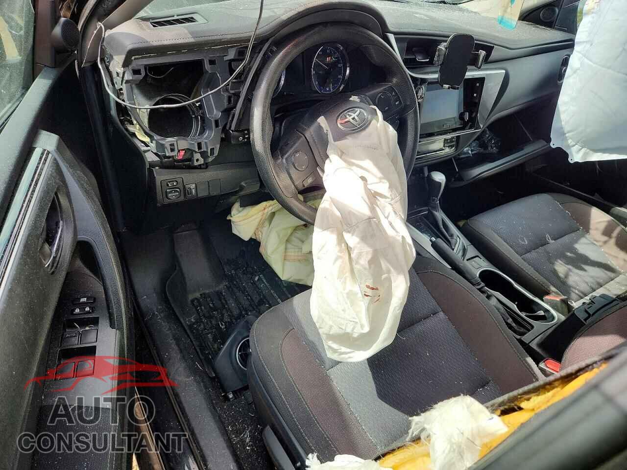 TOYOTA COROLLA 2017 - 2T1BURHE8HC948441