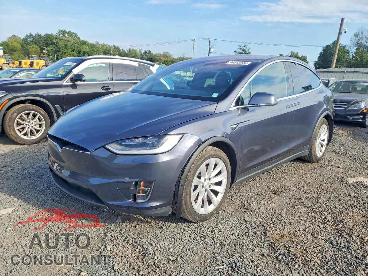 TESLA MODEL X 2018 - 5YJXCAE22JF138308