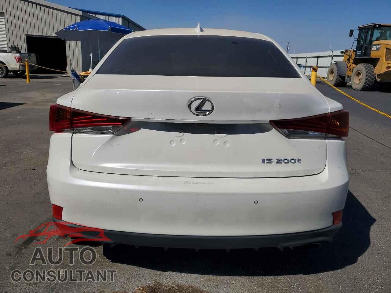LEXUS IS 2017 - JTHBA1D23H5039038