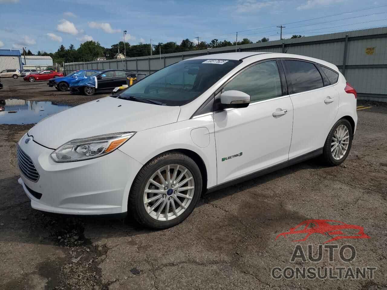 FORD FOCUS 2017 - 1FADP3R40HL224437