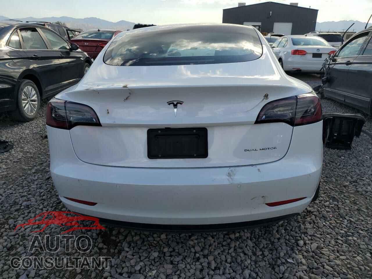 TESLA MODEL 3 2021 - 5YJ3E1EB8MF024262