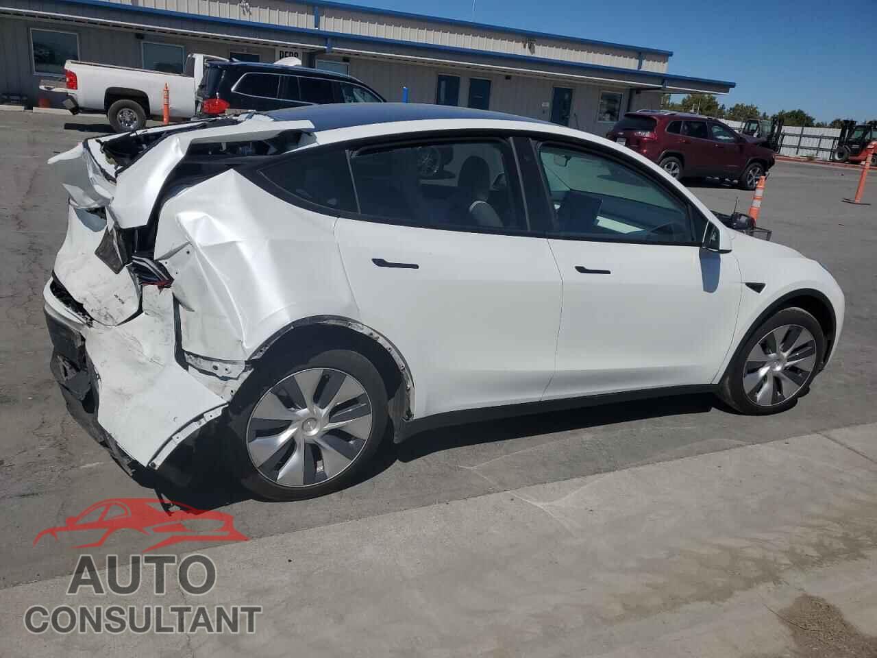 TESLA MODEL Y 2021 - 5YJYGAEE9MF281117