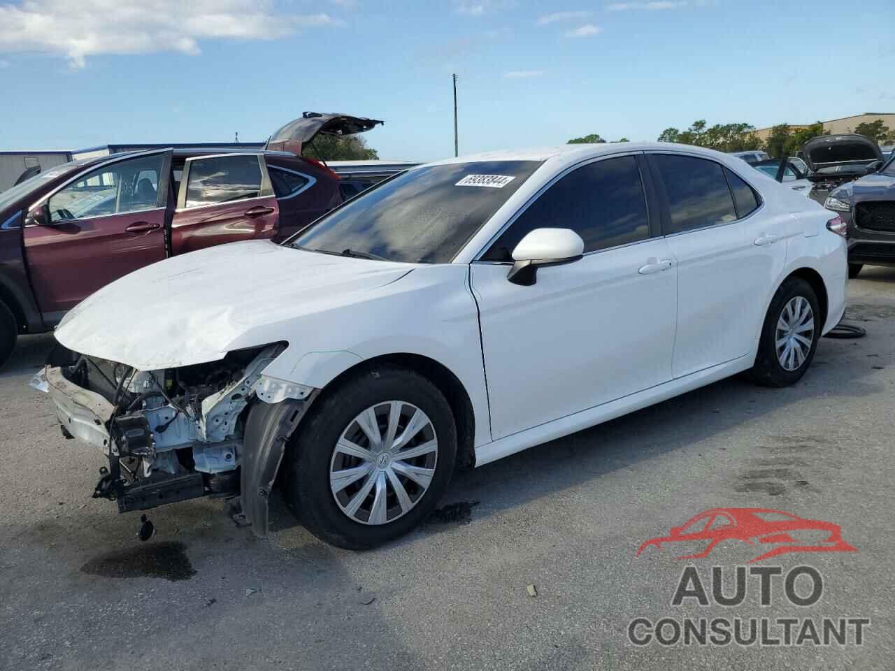 TOYOTA CAMRY 2018 - 4T1B11HK8JU648600